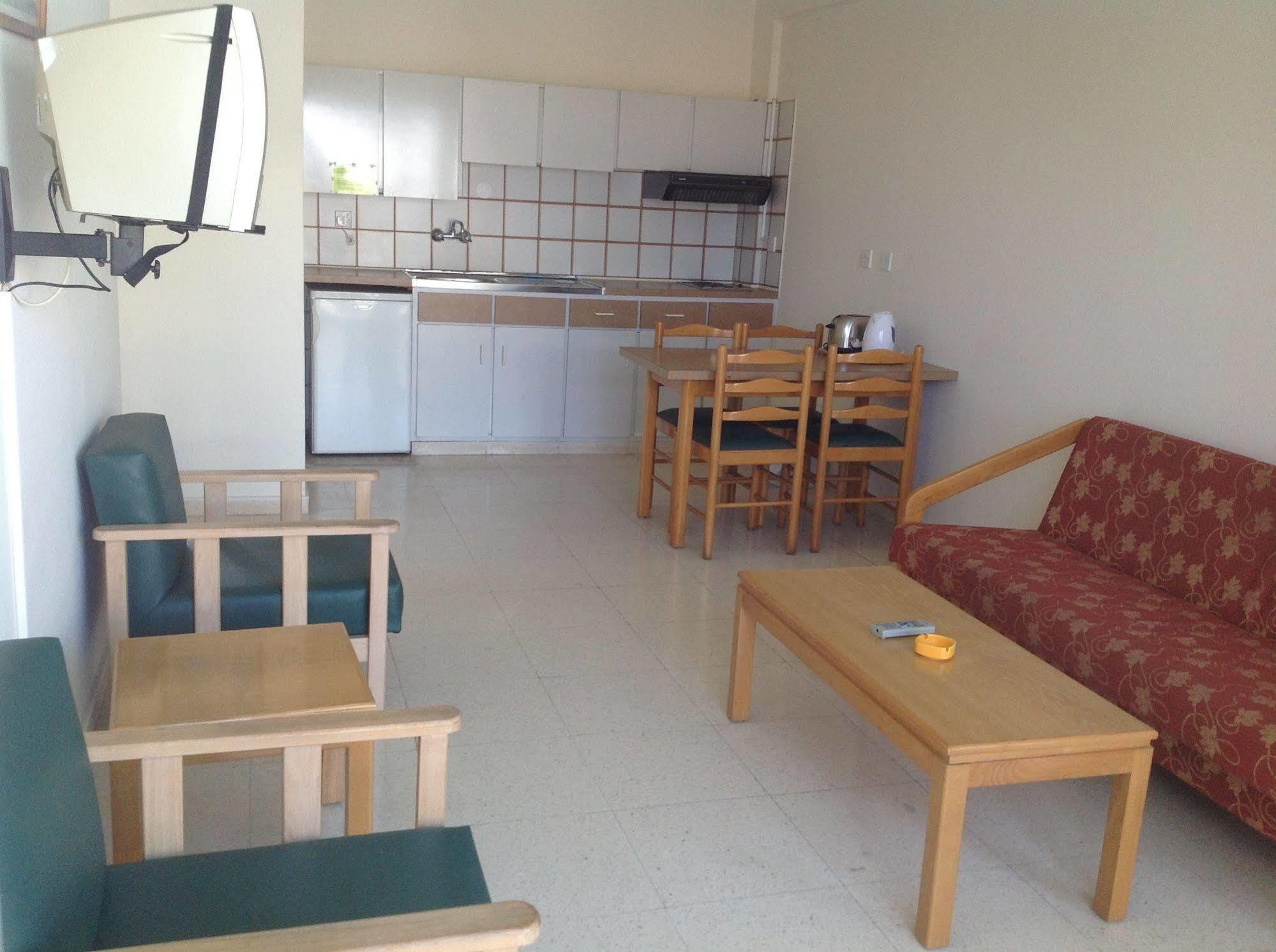 Kokkinos Boutique Hotel โปรทาราส ภายนอก รูปภาพ