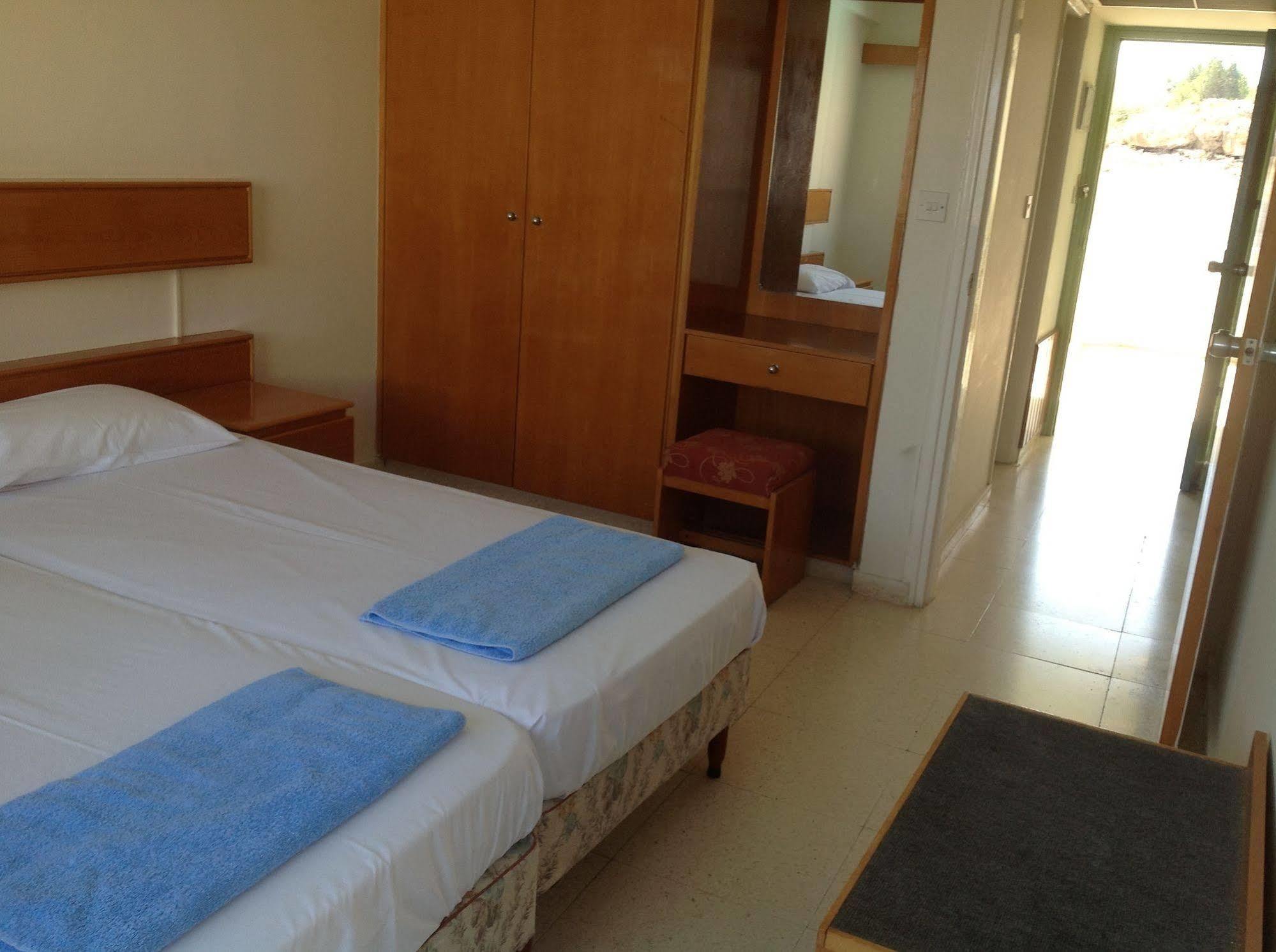 Kokkinos Boutique Hotel โปรทาราส ภายนอก รูปภาพ